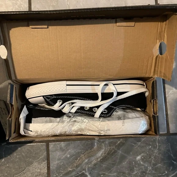 Shoes - Picture 2 of 4